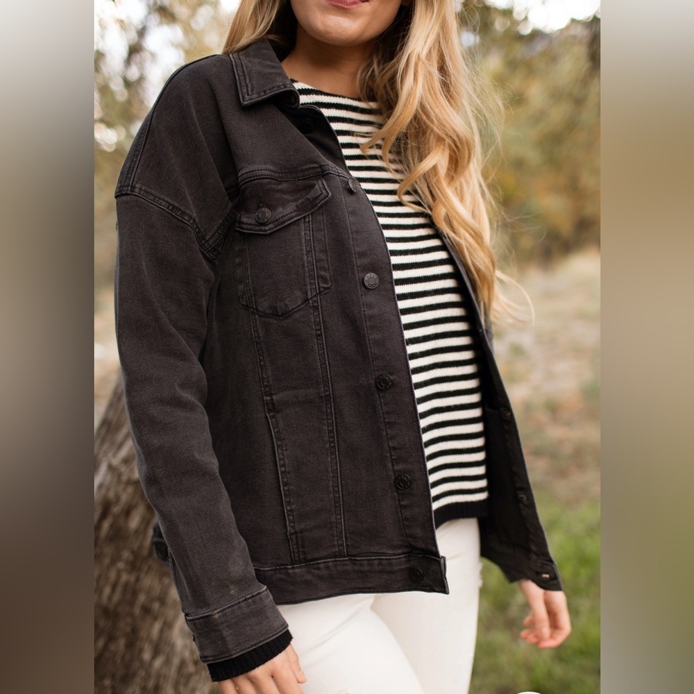 Carly Jean Los Angeles Hunter Jean Jacket in Charcoal